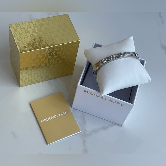 Michael Kors Heritage Astor Pave Hinged Silver Bracelet - Picture 10 of 11